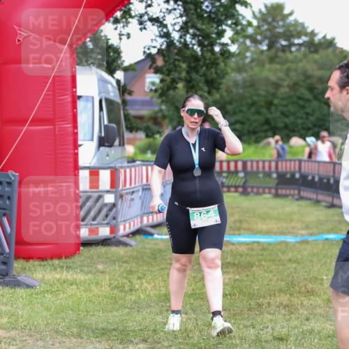 21.06.2026 - 29. Vierlanden-Triathlon Andreas Tolksdorf http://msf.ph/oto/9916907 21.06.2026 14:50:17 Ziel  meine-sportfotos.de