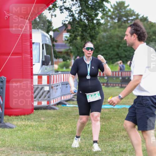 21.06.2026 - 29. Vierlanden-Triathlon Andreas Tolksdorf http://msf.ph/oto/9916911 21.06.2026 14:50:17 Ziel  meine-sportfotos.de