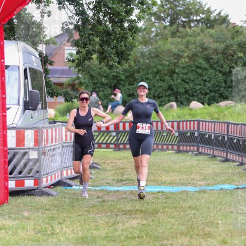 21.06.2026 - 29. Vierlanden-Triathlon Andreas Tolksdorf http://msf.ph/oto/9916922 21.06.2026 14:50:49 Ziel 236 meine-sportfotos.de