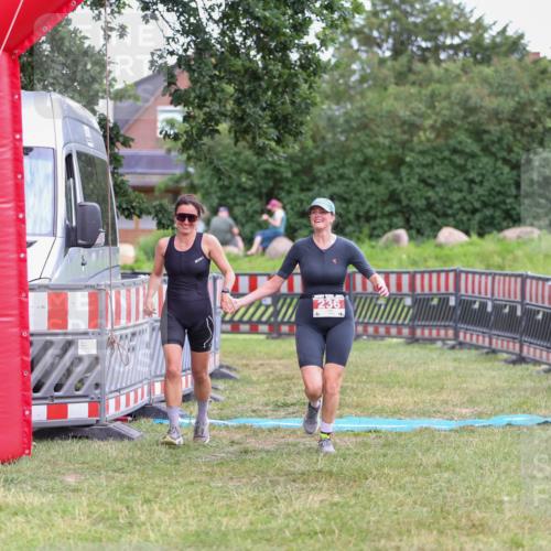 21.06.2026 - 29. Vierlanden-Triathlon Andreas Tolksdorf http://msf.ph/oto/9916925 21.06.2026 14:50:49 Ziel 236 meine-sportfotos.de