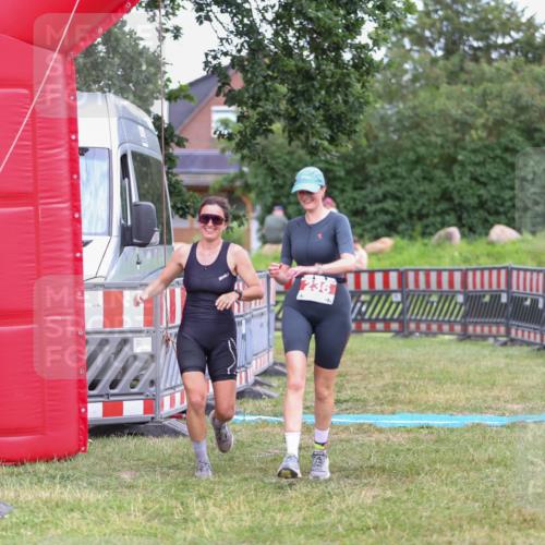 21.06.2026 - 29. Vierlanden-Triathlon Andreas Tolksdorf http://msf.ph/oto/9916934 21.06.2026 14:50:50 Ziel 236 meine-sportfotos.de