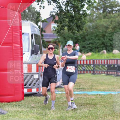 21.06.2026 - 29. Vierlanden-Triathlon Andreas Tolksdorf http://msf.ph/oto/9916939 21.06.2026 14:50:51 Ziel 236 meine-sportfotos.de