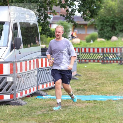 21.06.2026 - 29. Vierlanden-Triathlon Andreas Tolksdorf http://msf.ph/oto/9917000 21.06.2026 15:03:26 Ziel 736 meine-sportfotos.de