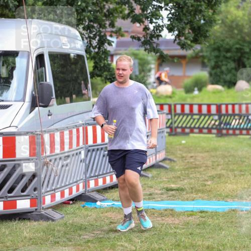 21.06.2026 - 29. Vierlanden-Triathlon Andreas Tolksdorf http://msf.ph/oto/9917003 21.06.2026 15:03:26 Ziel 736 meine-sportfotos.de