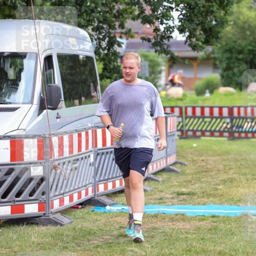 21.06.2026 - 29. Vierlanden-Triathlon Andreas Tolksdorf http://msf.ph/oto/9917005 21.06.2026 15:03:26 Ziel 736 meine-sportfotos.de