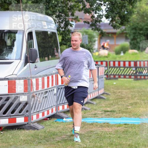 21.06.2026 - 29. Vierlanden-Triathlon Andreas Tolksdorf http://msf.ph/oto/9917007 21.06.2026 15:03:26 Ziel 736 meine-sportfotos.de