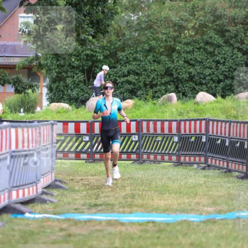 21.06.2026 - 29. Vierlanden-Triathlon Andreas Tolksdorf http://msf.ph/oto/9917044 21.06.2026 15:05:31 Ziel 1252 meine-sportfotos.de