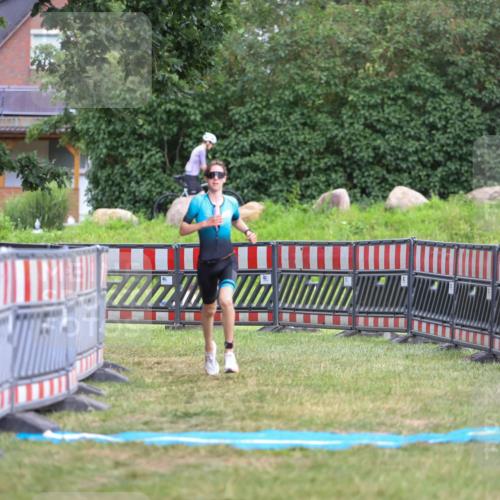 21.06.2026 - 29. Vierlanden-Triathlon Andreas Tolksdorf http://msf.ph/oto/9917045 21.06.2026 15:05:31 Ziel 1252 meine-sportfotos.de