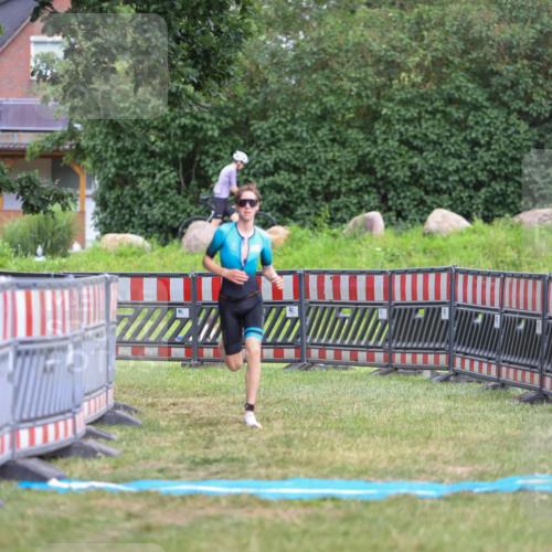 21.06.2026 - 29. Vierlanden-Triathlon Andreas Tolksdorf http://msf.ph/oto/9917048 21.06.2026 15:05:31 Ziel 1252 meine-sportfotos.de