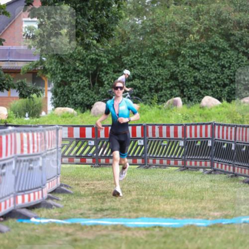 21.06.2026 - 29. Vierlanden-Triathlon Andreas Tolksdorf http://msf.ph/oto/9917053 21.06.2026 15:05:31 Ziel 1252 meine-sportfotos.de