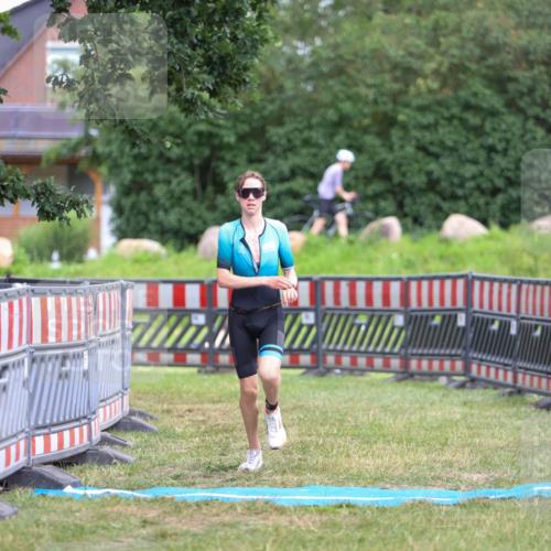21.06.2026 - 29. Vierlanden-Triathlon Andreas Tolksdorf http://msf.ph/oto/9917057 21.06.2026 15:05:32 Ziel 1252 meine-sportfotos.de