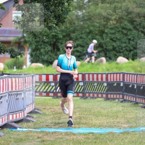 21.06.2026 - 29. Vierlanden-Triathlon Andreas Tolksdorf http://msf.ph/oto/9917060 21.06.2026 15:05:32 Ziel 1252 meine-sportfotos.de