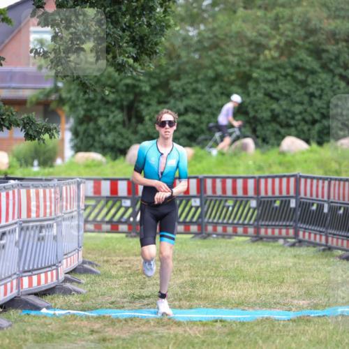 21.06.2026 - 29. Vierlanden-Triathlon Andreas Tolksdorf http://msf.ph/oto/9917063 21.06.2026 15:05:32 Ziel 1252 meine-sportfotos.de