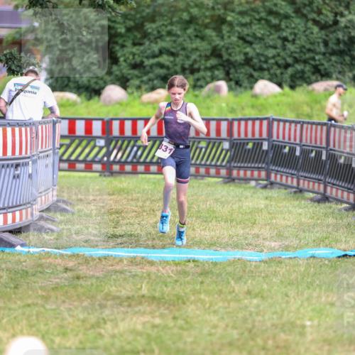 21.06.2026 - 29. Vierlanden-Triathlon Andreas Tolksdorf http://msf.ph/oto/9917088 21.06.2026 15:06:45 Ziel 1331 meine-sportfotos.de