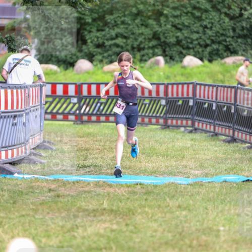 21.06.2026 - 29. Vierlanden-Triathlon Andreas Tolksdorf http://msf.ph/oto/9917090 21.06.2026 15:06:45 Ziel 1331 meine-sportfotos.de