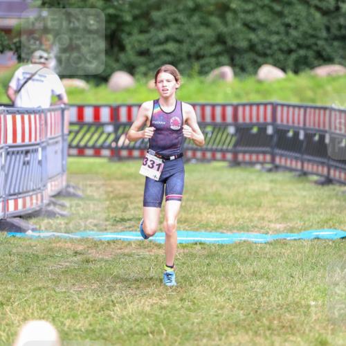 21.06.2026 - 29. Vierlanden-Triathlon Andreas Tolksdorf http://msf.ph/oto/9917097 21.06.2026 15:06:46 Ziel 1331 meine-sportfotos.de