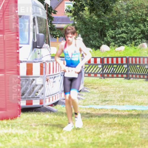 21.06.2026 - 29. Vierlanden-Triathlon Andreas Tolksdorf http://msf.ph/oto/9917110 21.06.2026 15:07:07 Ziel 1247 meine-sportfotos.de