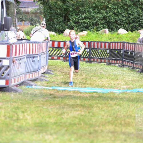 21.06.2026 - 29. Vierlanden-Triathlon Andreas Tolksdorf http://msf.ph/oto/9917126 21.06.2026 15:07:17 Ziel 1296, 1312, 1328 meine-sportfotos.de