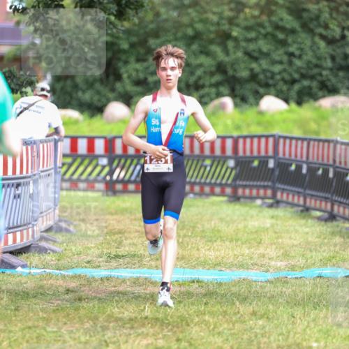 21.06.2026 - 29. Vierlanden-Triathlon Andreas Tolksdorf http://msf.ph/oto/9917168 21.06.2026 15:07:29 Ziel 1251, 1330 meine-sportfotos.de