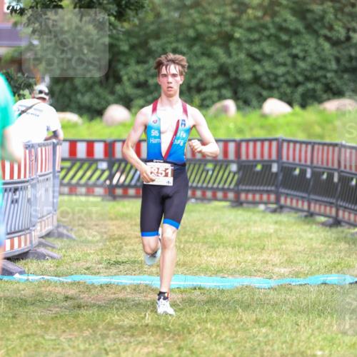 21.06.2026 - 29. Vierlanden-Triathlon Andreas Tolksdorf http://msf.ph/oto/9917169 21.06.2026 15:07:30 Ziel 1251, 1330 meine-sportfotos.de