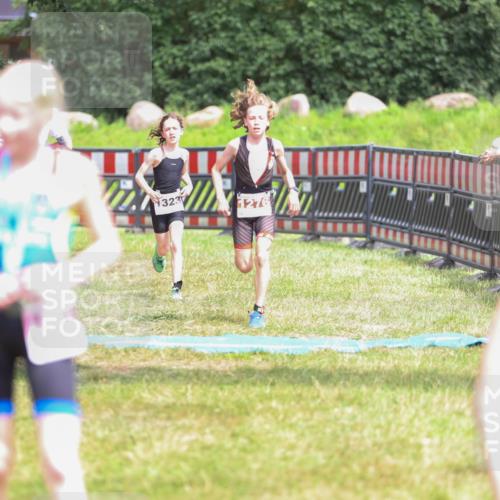 21.06.2026 - 29. Vierlanden-Triathlon Andreas Tolksdorf http://msf.ph/oto/9917184 21.06.2026 15:07:40 Ziel 1272, 1276, 1313, 1330, 1333 meine-sportfotos.de