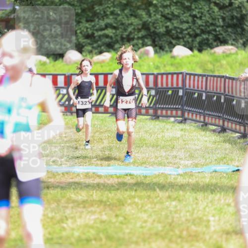 21.06.2026 - 29. Vierlanden-Triathlon Andreas Tolksdorf http://msf.ph/oto/9917185 21.06.2026 15:07:40 Ziel 1272, 1276, 1313, 1330, 1333 meine-sportfotos.de