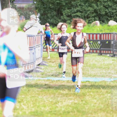 21.06.2026 - 29. Vierlanden-Triathlon Andreas Tolksdorf http://msf.ph/oto/9917193 21.06.2026 15:07:41 Ziel 1272, 1276, 1284, 1313, 1330, 1333 meine-sportfotos.de