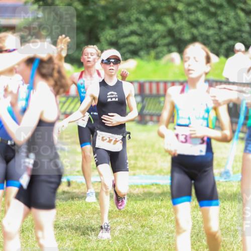 21.06.2026 - 29. Vierlanden-Triathlon Andreas Tolksdorf http://msf.ph/oto/9917223 21.06.2026 15:07:50 Ziel 1272, 1284, 1313, 1333 meine-sportfotos.de