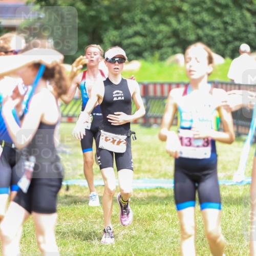 21.06.2026 - 29. Vierlanden-Triathlon Andreas Tolksdorf http://msf.ph/oto/9917224 21.06.2026 15:07:50 Ziel 1272, 1284, 1313, 1333 meine-sportfotos.de