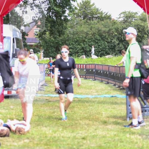21.06.2026 - 29. Vierlanden-Triathlon Andreas Tolksdorf http://msf.ph/oto/9917261 21.06.2026 15:08:50 Ziel 1231, 1254, 1265, 1297 meine-sportfotos.de