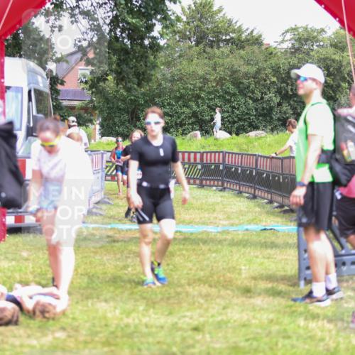 21.06.2026 - 29. Vierlanden-Triathlon Andreas Tolksdorf http://msf.ph/oto/9917262 21.06.2026 15:08:50 Ziel 1231, 1254, 1265, 1297 meine-sportfotos.de