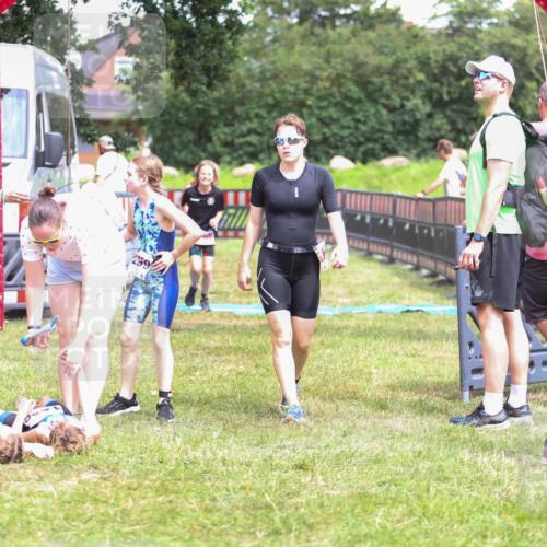21.06.2026 - 29. Vierlanden-Triathlon Andreas Tolksdorf http://msf.ph/oto/9917270 21.06.2026 15:08:51 Ziel 1231, 1254, 1297 meine-sportfotos.de