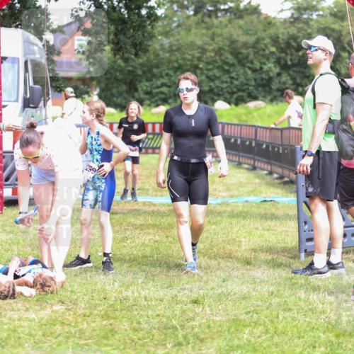 21.06.2026 - 29. Vierlanden-Triathlon Andreas Tolksdorf http://msf.ph/oto/9917271 21.06.2026 15:08:51 Ziel 1231, 1254, 1297 meine-sportfotos.de