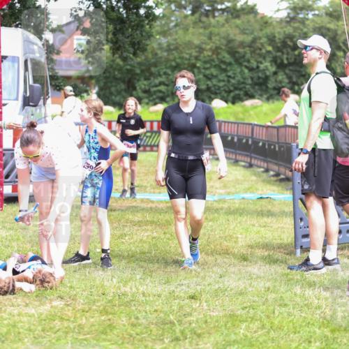 21.06.2026 - 29. Vierlanden-Triathlon Andreas Tolksdorf http://msf.ph/oto/9917272 21.06.2026 15:08:51 Ziel 1231, 1254, 1297 meine-sportfotos.de