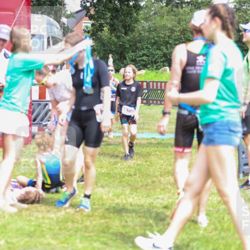 21.06.2026 - 29. Vierlanden-Triathlon Andreas Tolksdorf http://msf.ph/oto/9917275 21.06.2026 15:08:54 Ziel 1254, 1297 meine-sportfotos.de
