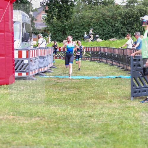 21.06.2026 - 29. Vierlanden-Triathlon Andreas Tolksdorf http://msf.ph/oto/9917310 21.06.2026 15:09:49 Ziel 1293, 1319, 1322 meine-sportfotos.de