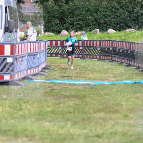 21.06.2026 - 29. Vierlanden-Triathlon Andreas Tolksdorf http://msf.ph/oto/9917330 21.06.2026 15:10:09 Ziel 1282 meine-sportfotos.de