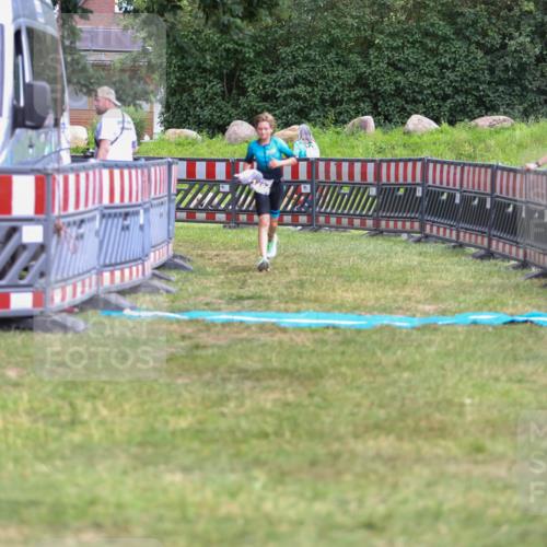 21.06.2026 - 29. Vierlanden-Triathlon Andreas Tolksdorf http://msf.ph/oto/9917334 21.06.2026 15:10:09 Ziel 1282 meine-sportfotos.de