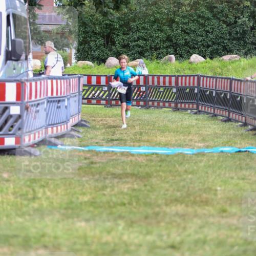 21.06.2026 - 29. Vierlanden-Triathlon Andreas Tolksdorf http://msf.ph/oto/9917335 21.06.2026 15:10:09 Ziel 1282 meine-sportfotos.de