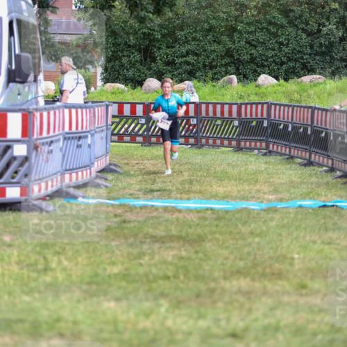 21.06.2026 - 29. Vierlanden-Triathlon Andreas Tolksdorf http://msf.ph/oto/9917336 21.06.2026 15:10:09 Ziel 1282 meine-sportfotos.de