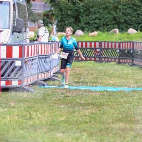 21.06.2026 - 29. Vierlanden-Triathlon Andreas Tolksdorf http://msf.ph/oto/9917339 21.06.2026 15:10:11 Ziel 1282 meine-sportfotos.de