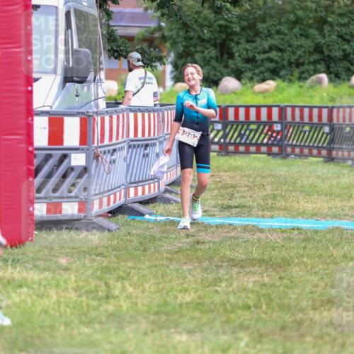 21.06.2026 - 29. Vierlanden-Triathlon Andreas Tolksdorf http://msf.ph/oto/9917349 21.06.2026 15:10:12 Ziel 1282 meine-sportfotos.de
