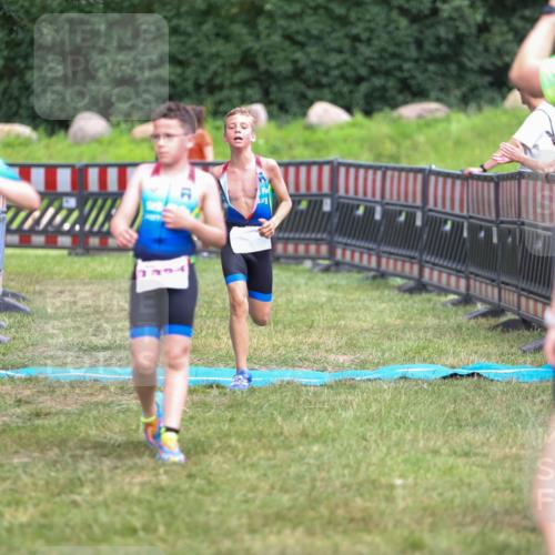 21.06.2026 - 29. Vierlanden-Triathlon Andreas Tolksdorf http://msf.ph/oto/9917376 21.06.2026 15:10:25 Ziel 1287, 1334 meine-sportfotos.de