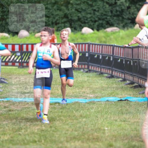 21.06.2026 - 29. Vierlanden-Triathlon Andreas Tolksdorf http://msf.ph/oto/9917377 21.06.2026 15:10:25 Ziel 1287, 1334 meine-sportfotos.de