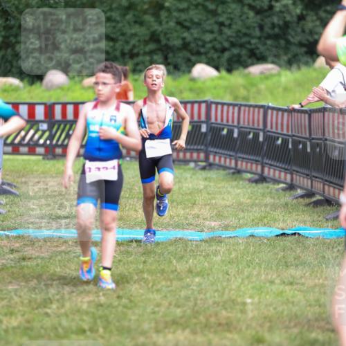 21.06.2026 - 29. Vierlanden-Triathlon Andreas Tolksdorf http://msf.ph/oto/9917378 21.06.2026 15:10:25 Ziel 1287, 1334 meine-sportfotos.de