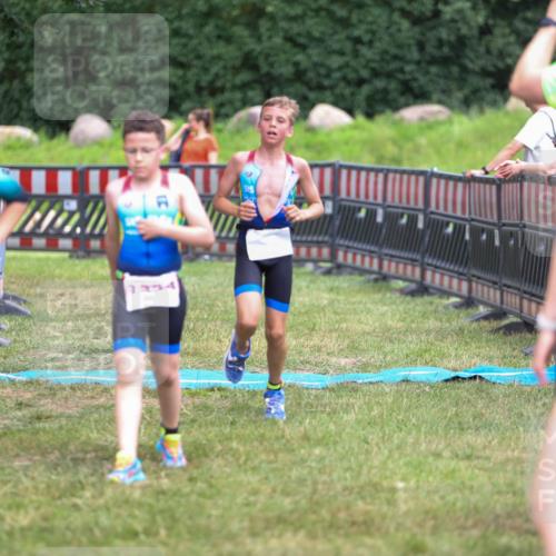 21.06.2026 - 29. Vierlanden-Triathlon Andreas Tolksdorf http://msf.ph/oto/9917385 21.06.2026 15:10:25 Ziel 1287, 1334 meine-sportfotos.de