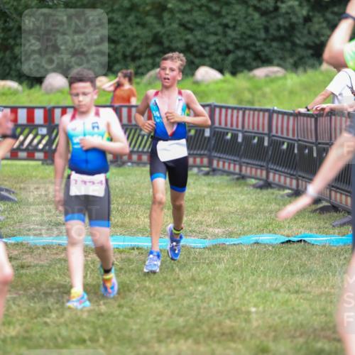 21.06.2026 - 29. Vierlanden-Triathlon Andreas Tolksdorf http://msf.ph/oto/9917387 21.06.2026 15:10:25 Ziel 1287, 1334 meine-sportfotos.de