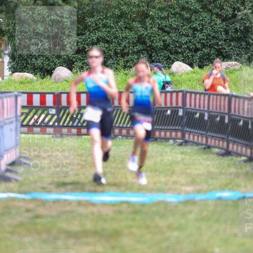 21.06.2026 - 29. Vierlanden-Triathlon Andreas Tolksdorf http://msf.ph/oto/9917390 21.06.2026 15:10:43 Ziel 1233, 1267, 1273, 1304, 1305 meine-sportfotos.de