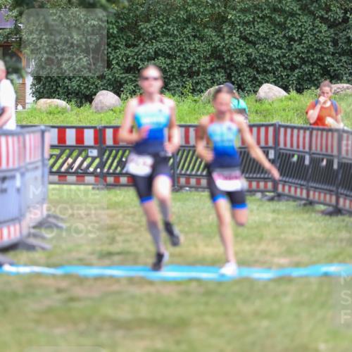 21.06.2026 - 29. Vierlanden-Triathlon Andreas Tolksdorf http://msf.ph/oto/9917394 21.06.2026 15:10:43 Ziel 1233, 1267, 1273, 1304, 1305 meine-sportfotos.de