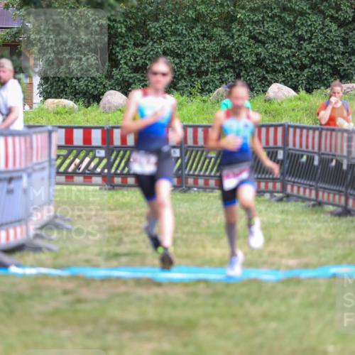 21.06.2026 - 29. Vierlanden-Triathlon Andreas Tolksdorf http://msf.ph/oto/9917396 21.06.2026 15:10:43 Ziel 1233, 1267, 1273, 1304, 1305 meine-sportfotos.de